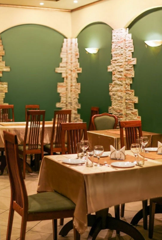 Основной зал — Подиум