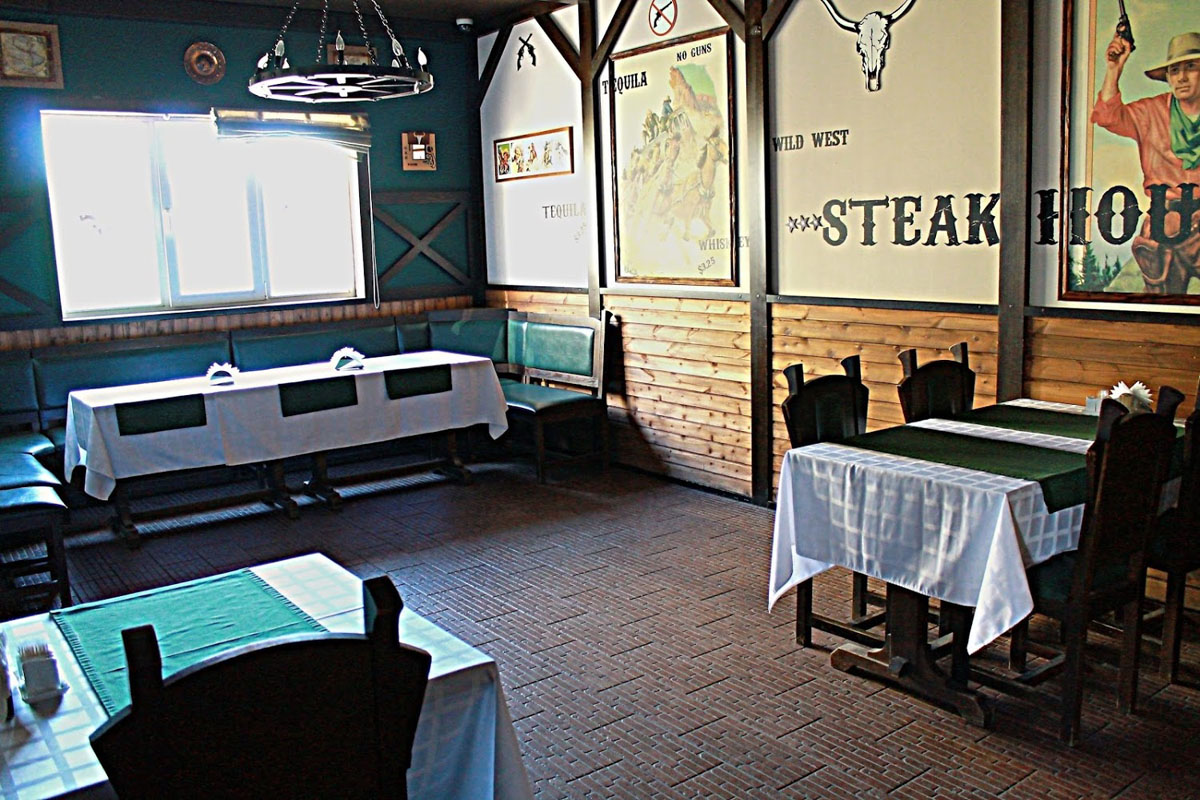 Основной зал — Револьвер