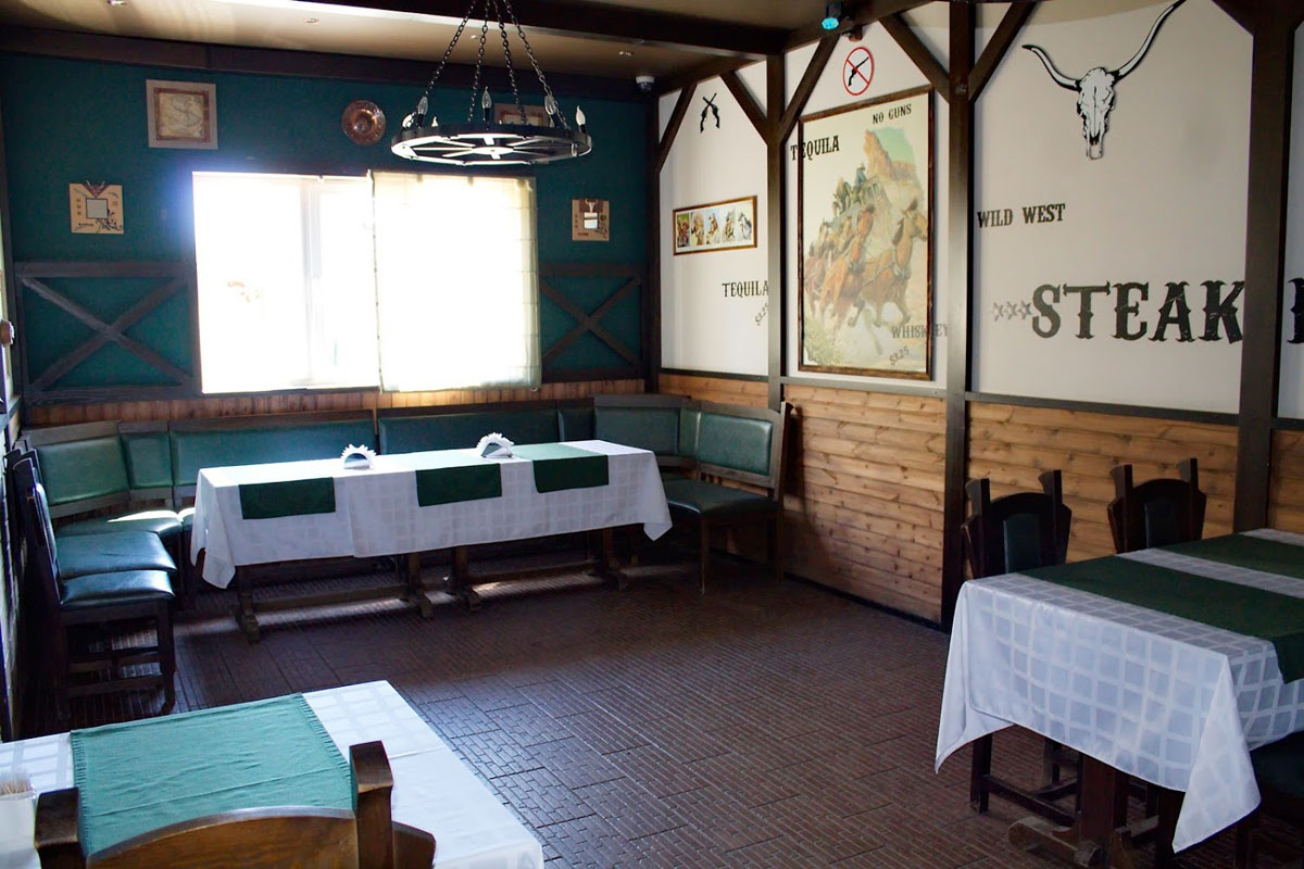 Основной зал — Револьвер