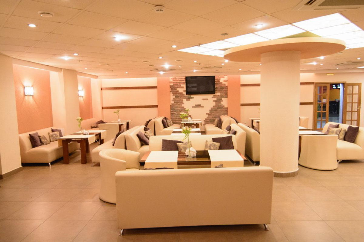 Основной зал — Ресторан Премьер