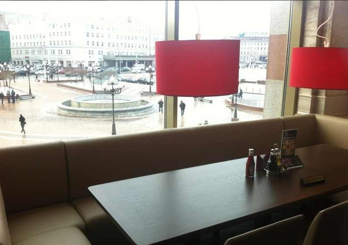 Основной зал — Табаско на площади Победы 