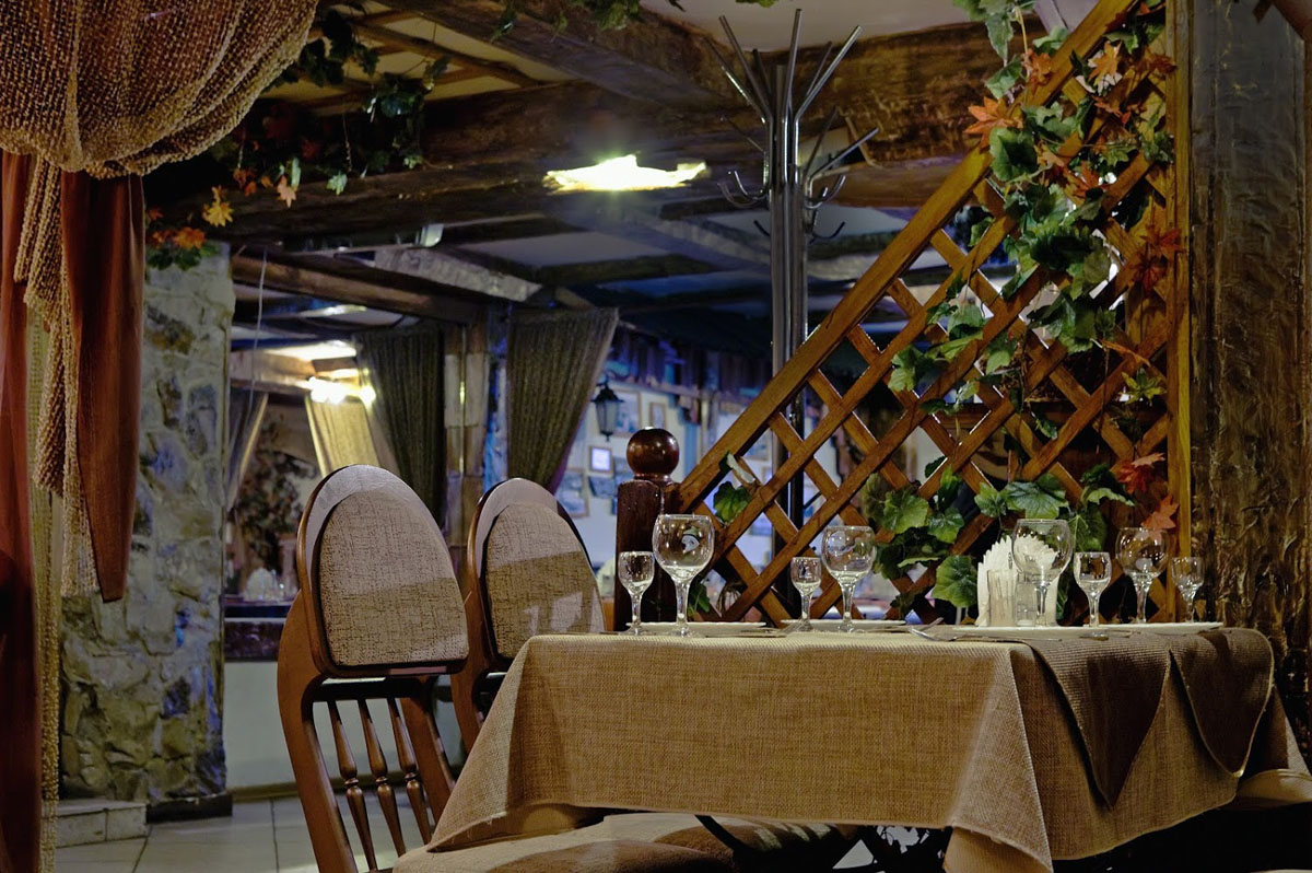 Основной зал — Старый Город