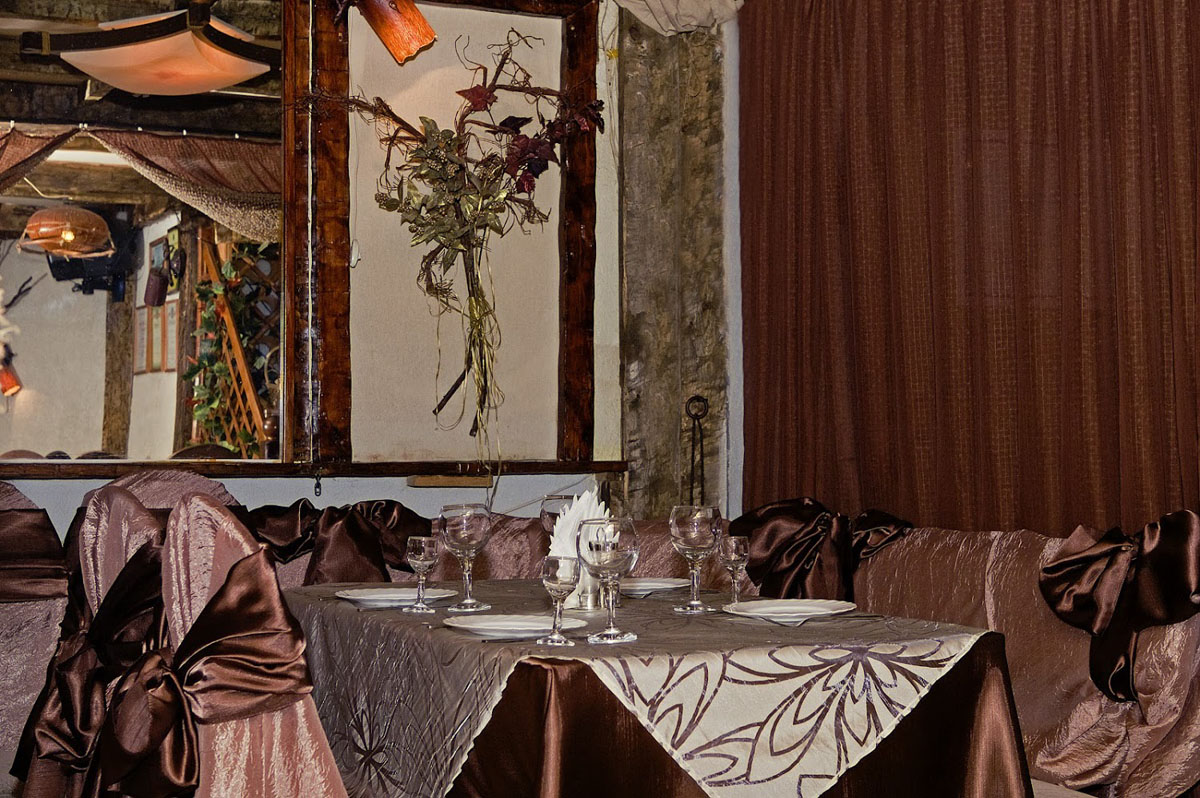 Основной зал — Старый Город