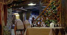 Основной зал — интерьер зала