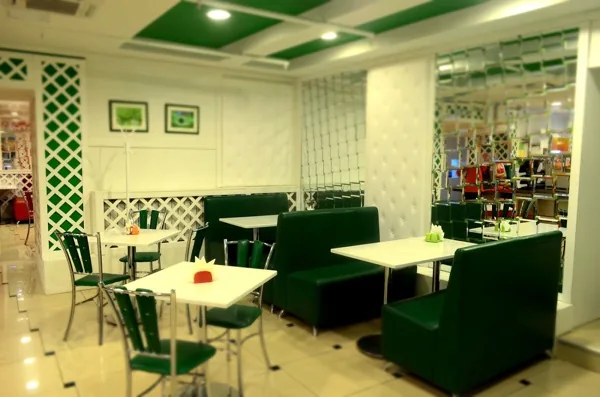 Основной зал