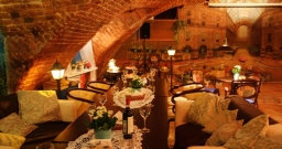 Зал Sisters — подробнее о зале