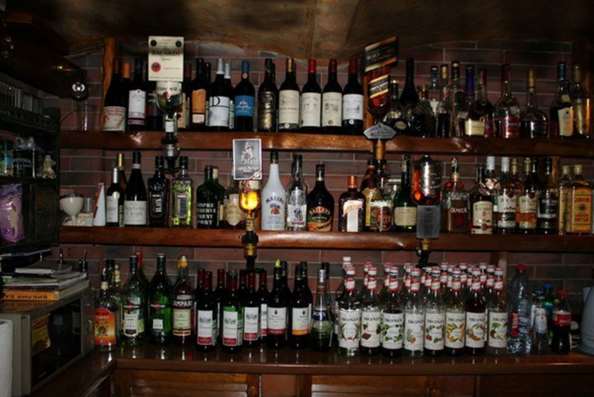 Основной зал — 12 стульев