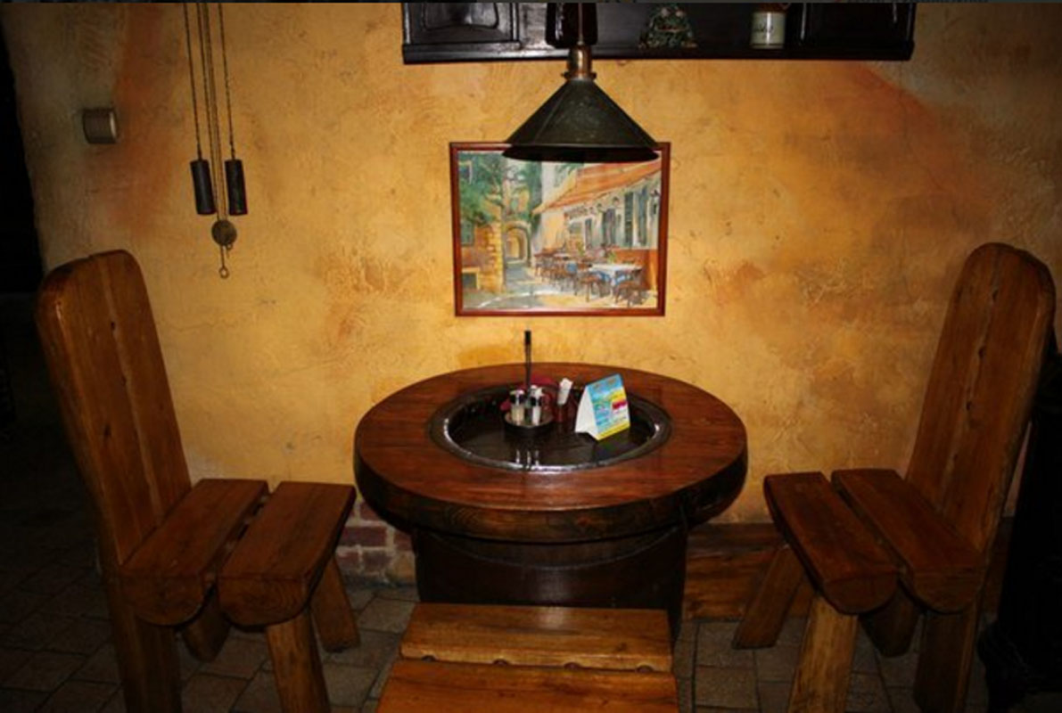 Основной зал — 12 стульев