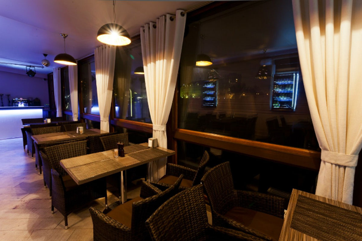 Основной зал