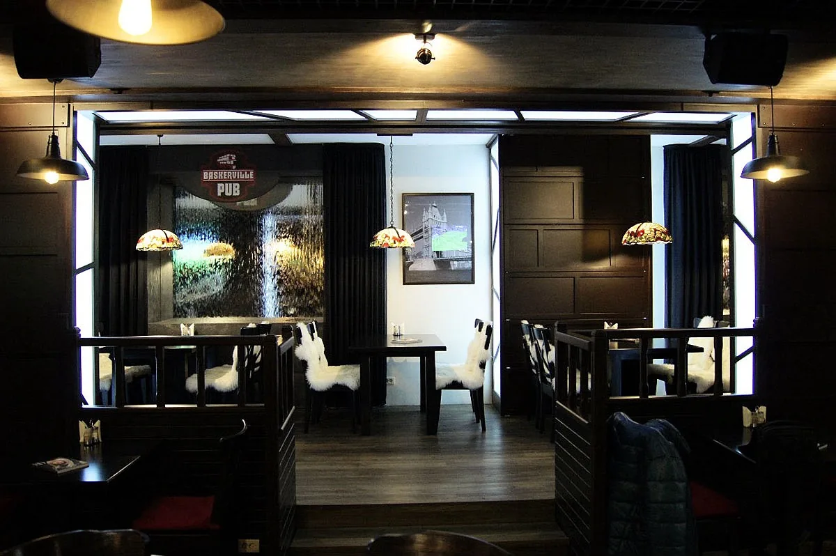 Основной зал — банкетный зал Baskerville Pub, фото