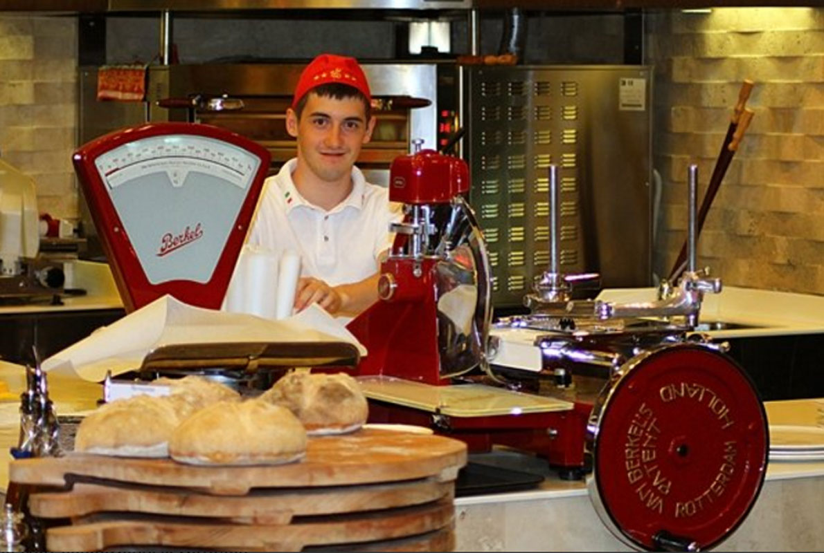 Основной зал — банкетный зал Желатерия Итальяна, фото