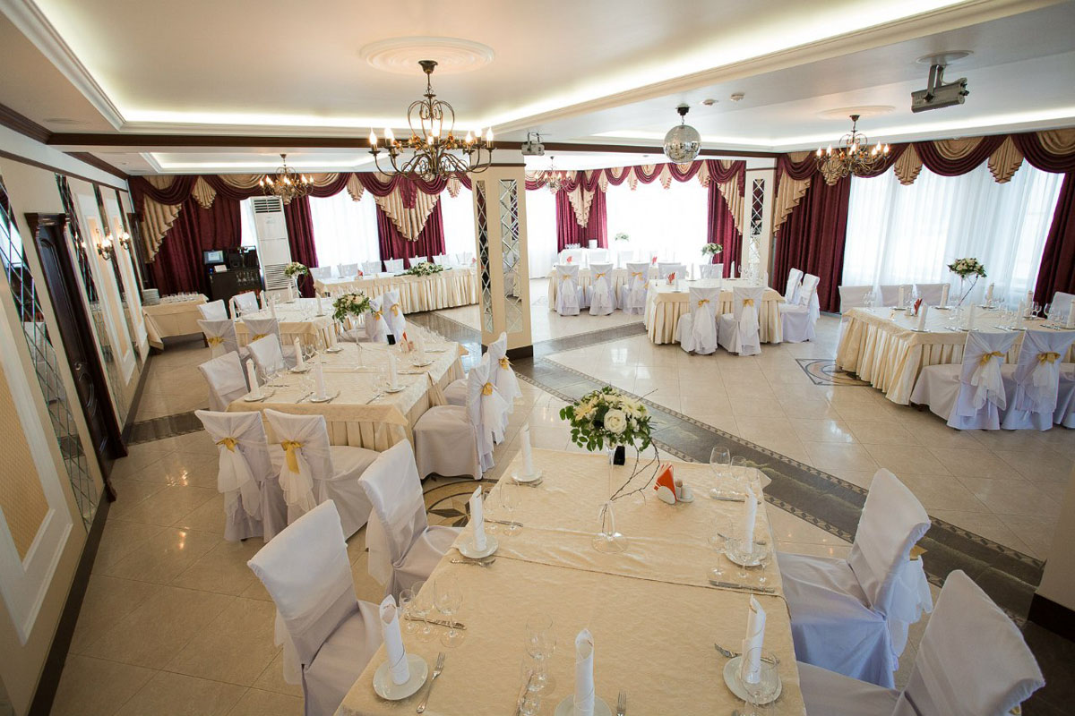 Основной зал — Ресторан Славянский