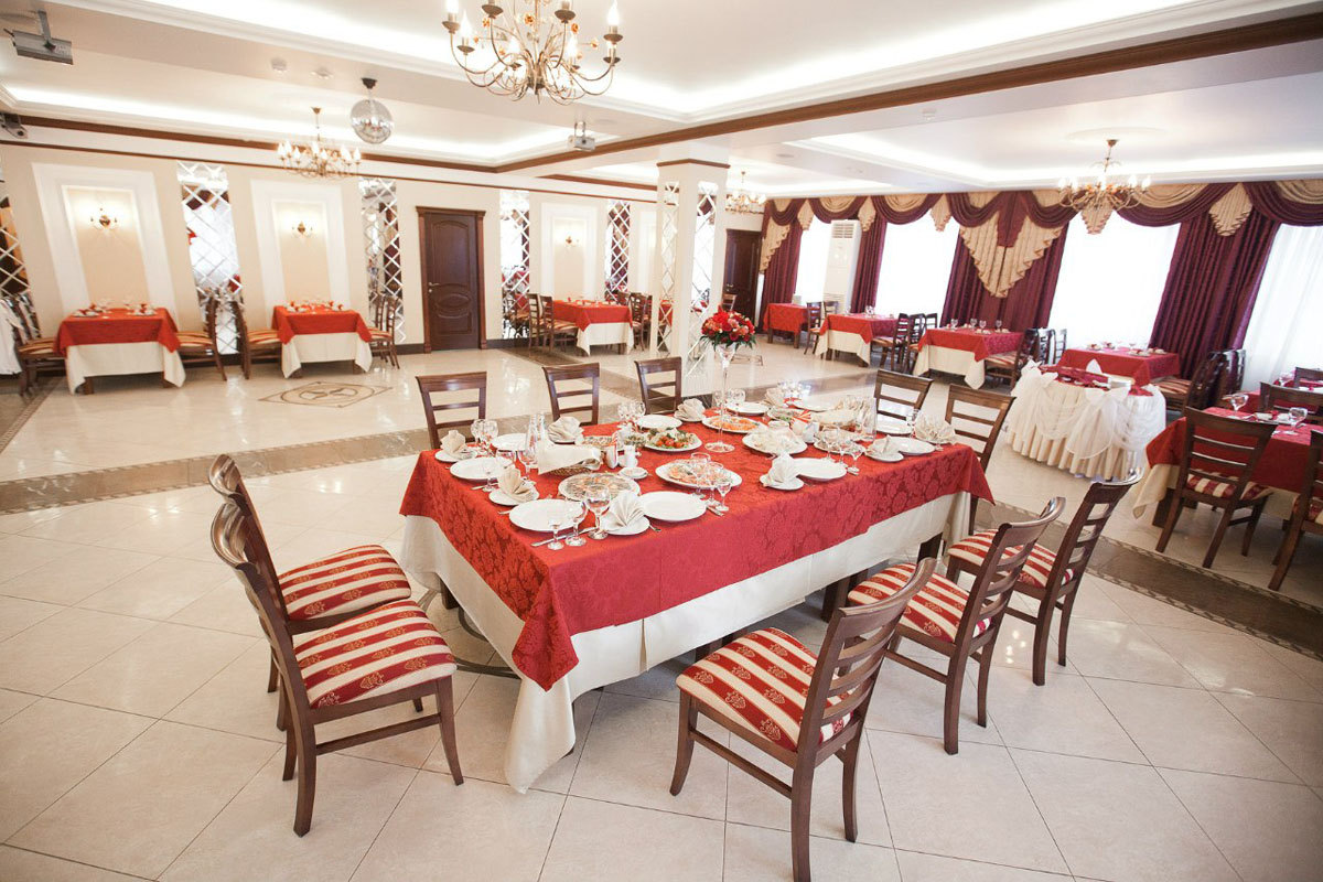 Основной зал — Ресторан Славянский