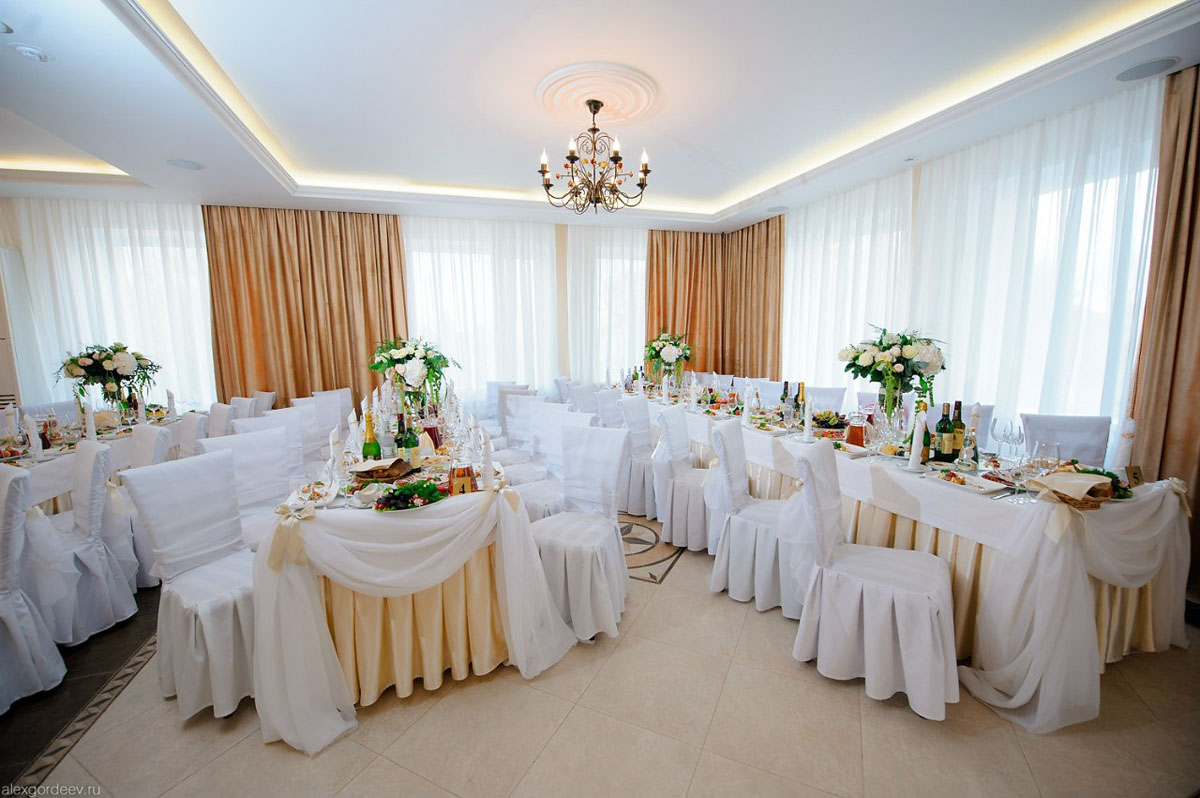 Основной зал — Ресторан Славянский