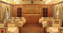 Чердачок художника — интерьер зала