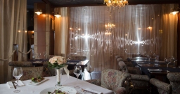 Основной зал