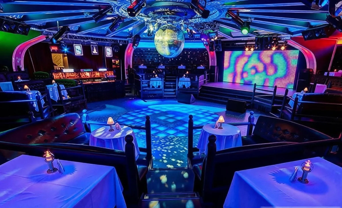 Вип зал в клубе — банкетный зал Ресторан-клуб-караоке Leningrad / Ленинград, фото