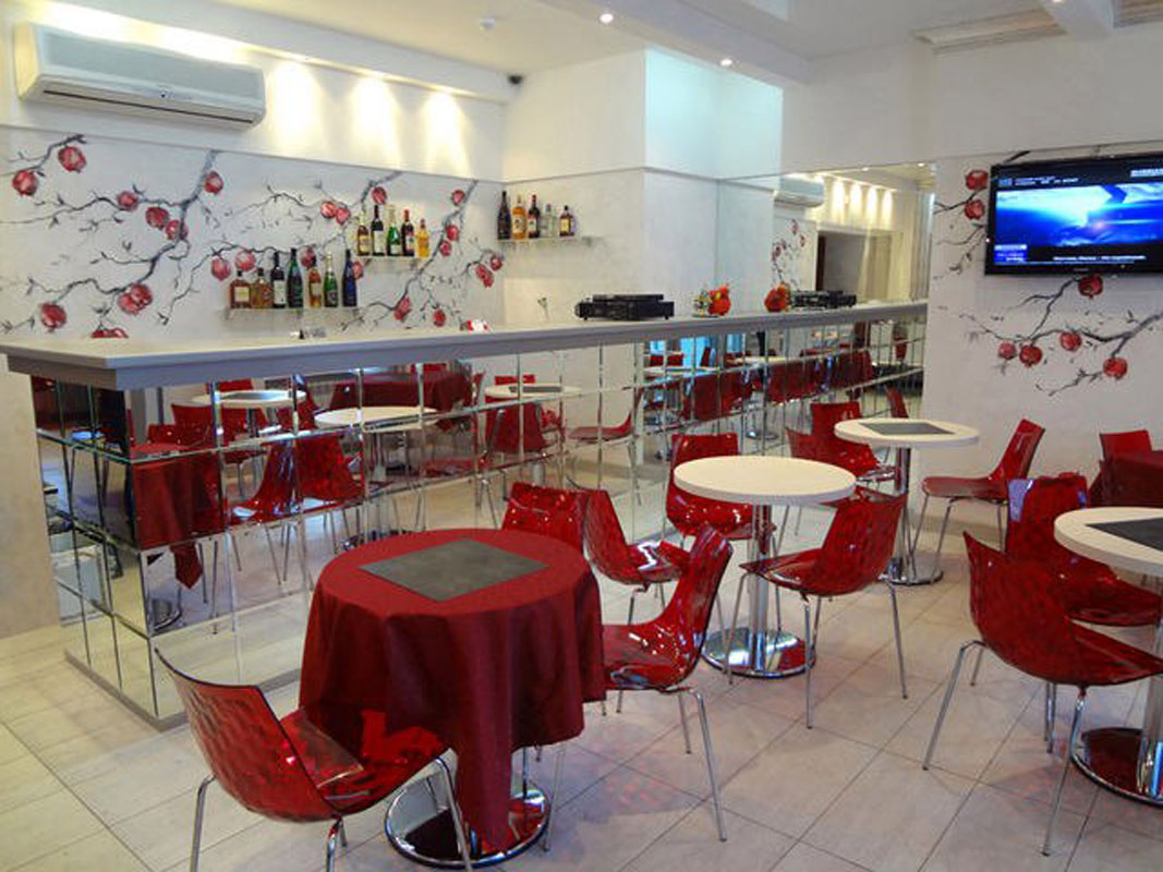 Основной зал — Кафе-бар Гранат