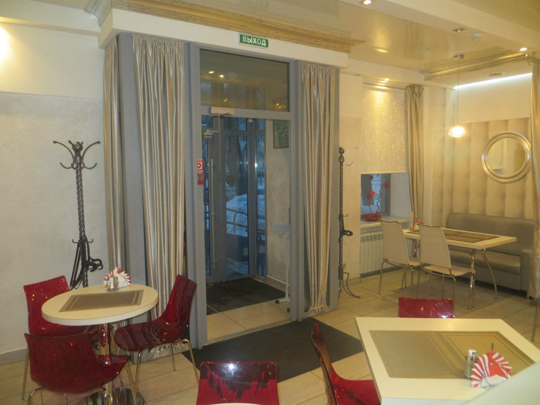 Основной зал — Кафе-бар Гранат