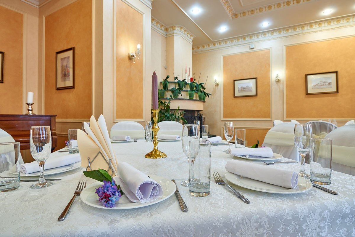 Основной зал — Кафе Град