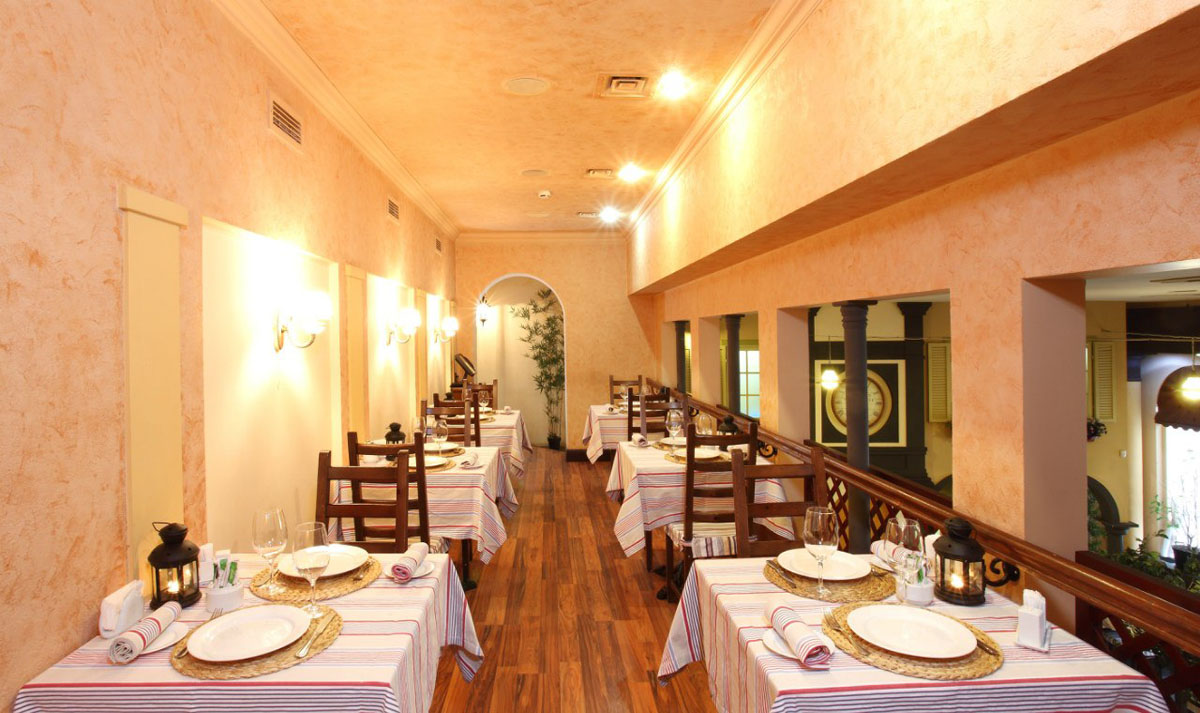 Монтенегро — Зал на 15 человек, фото банкетного зала