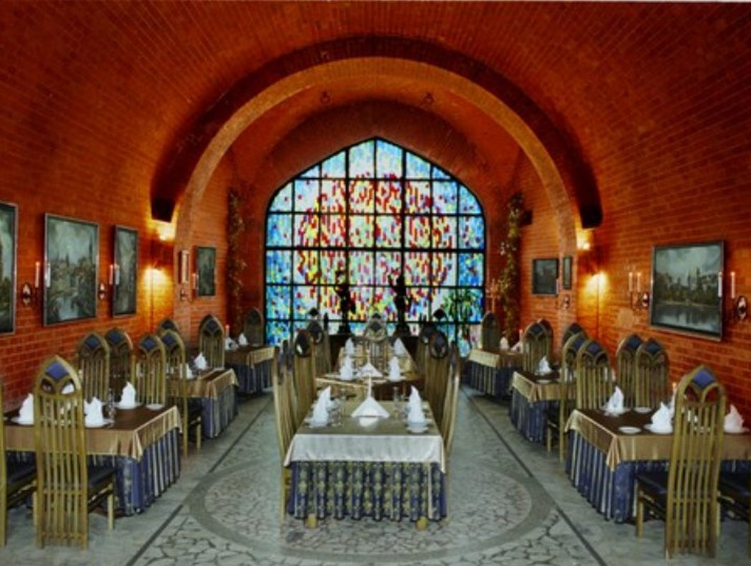 Основной зал