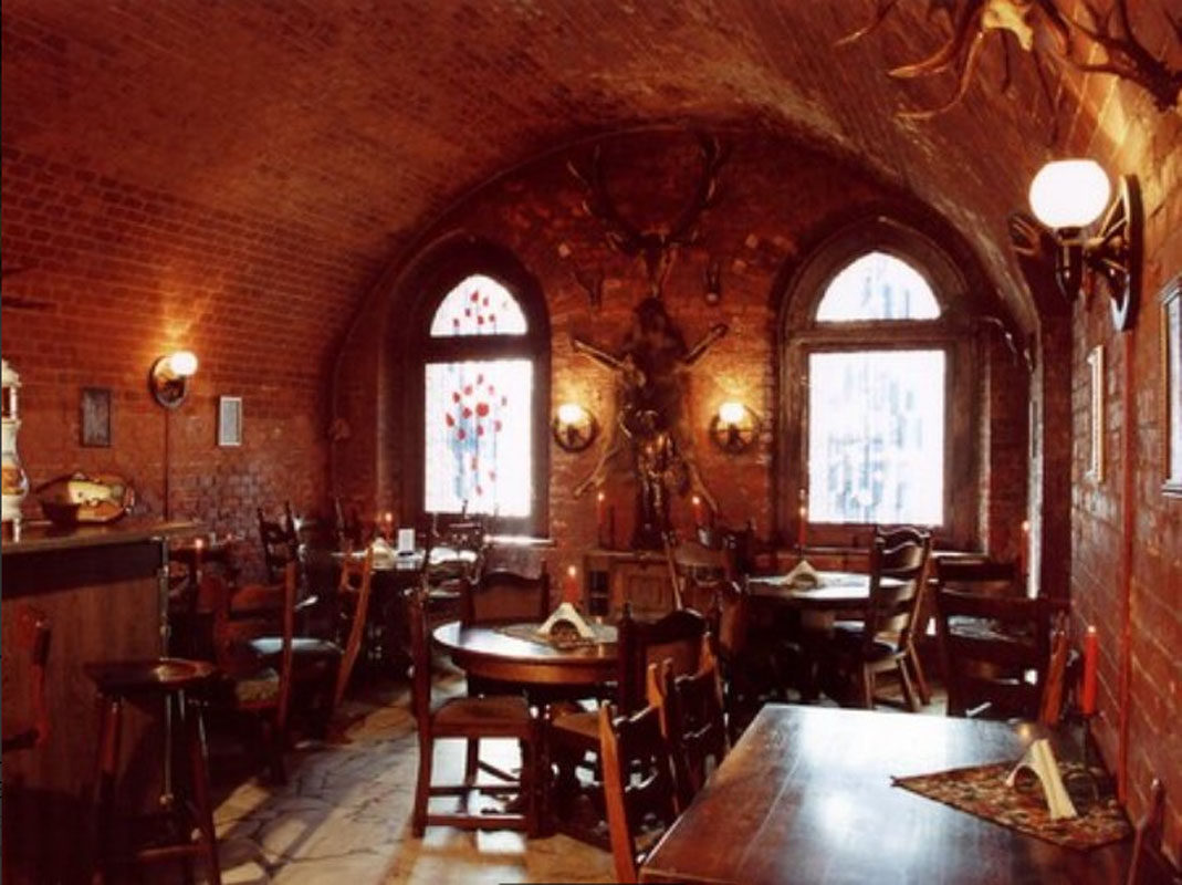 Основной зал — Солнечный камень