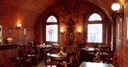 Основной зал — интерьер зала