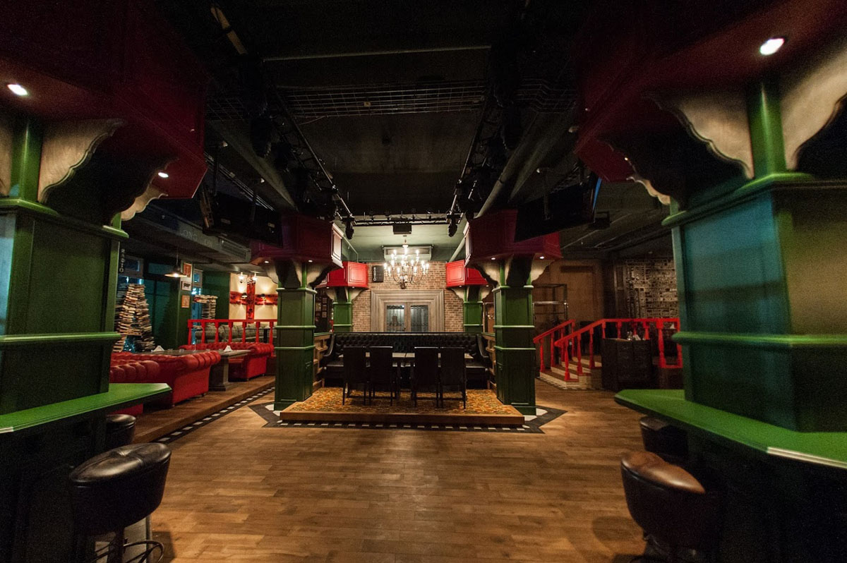 Основной зал — FabrikaКухня