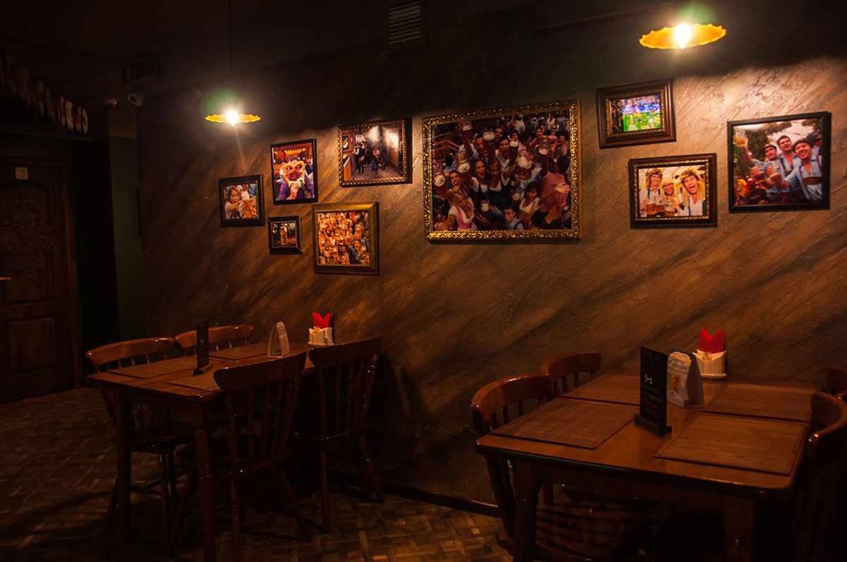 Основной зал — One More Beer