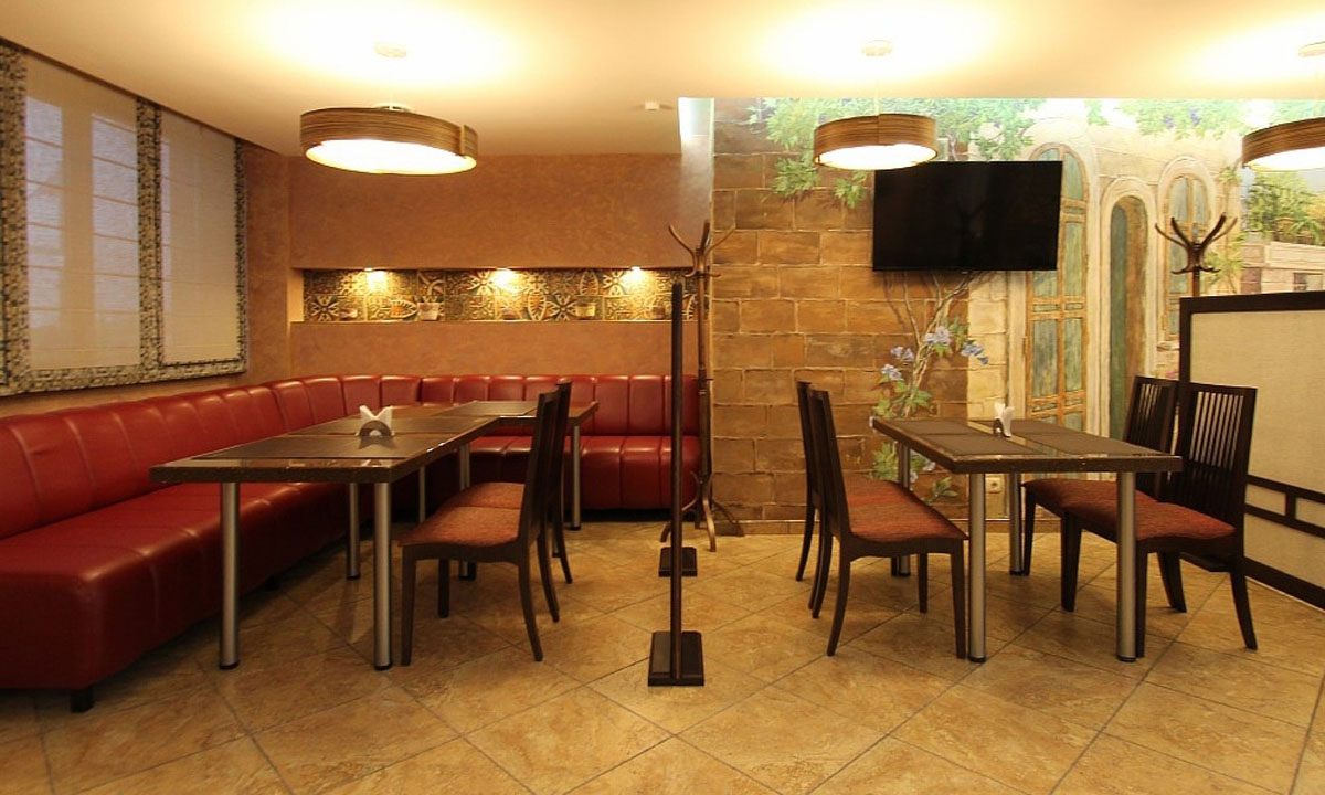 Основной зал — Купец