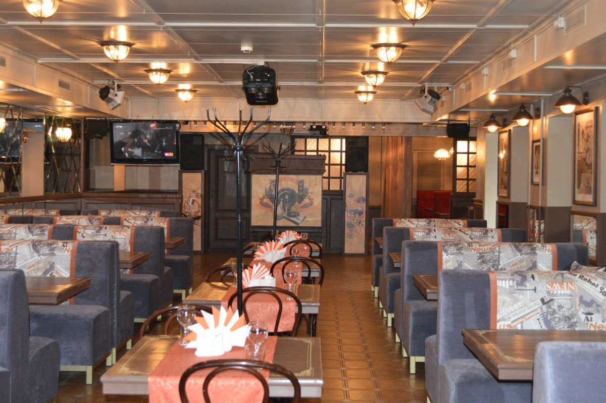 Основной зал — Ретрокафе Дежавю