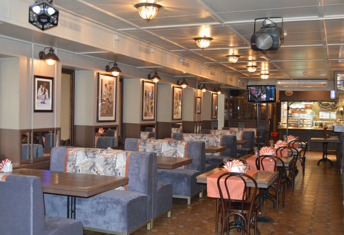 Основной зал — Ретрокафе Дежавю