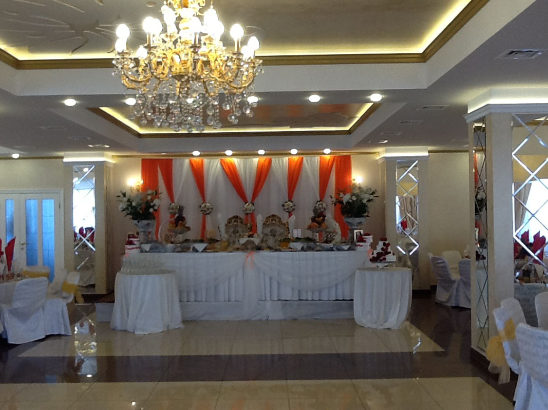 Банкетный зал — Джулия