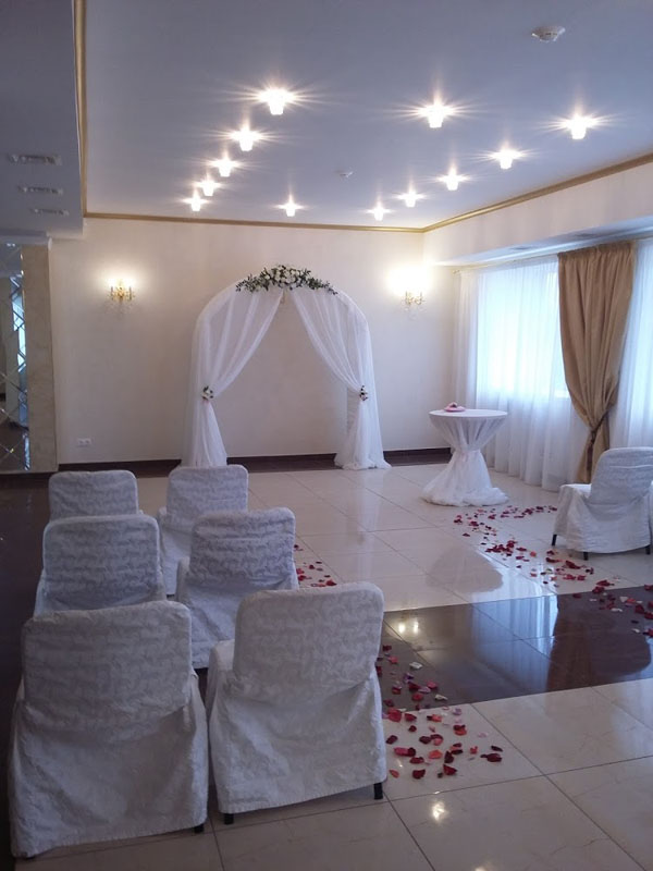 Банкетный зал — Джулия