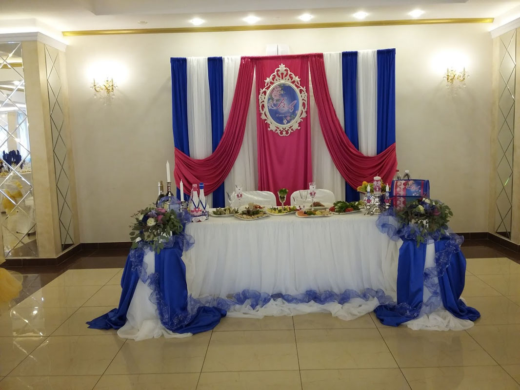 Банкетный зал — Джулия