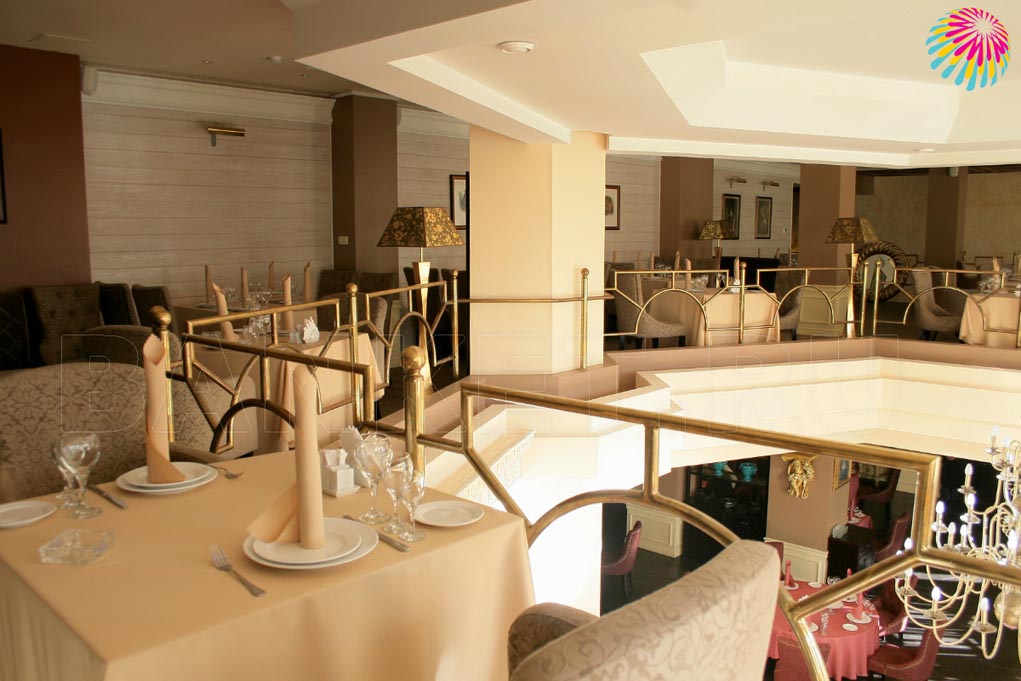 Зал на первом этаже — Cafe ЖираFF lounge