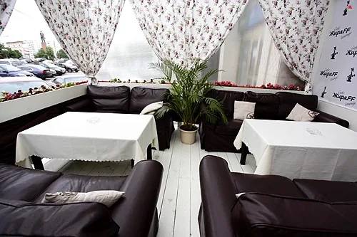Зал на первом этаже — Cafe ЖираFF lounge