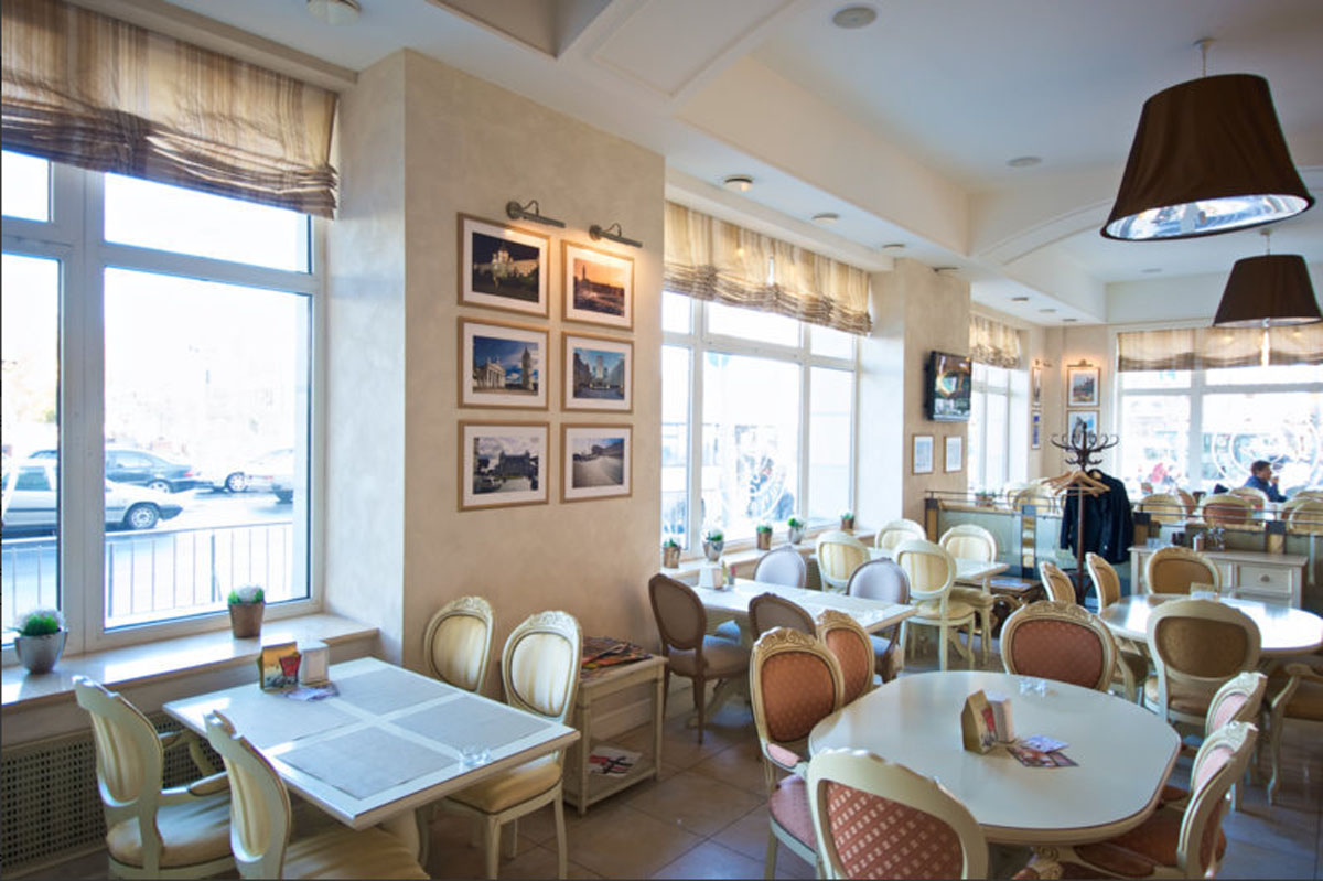 Основной зал — Ла-Плас