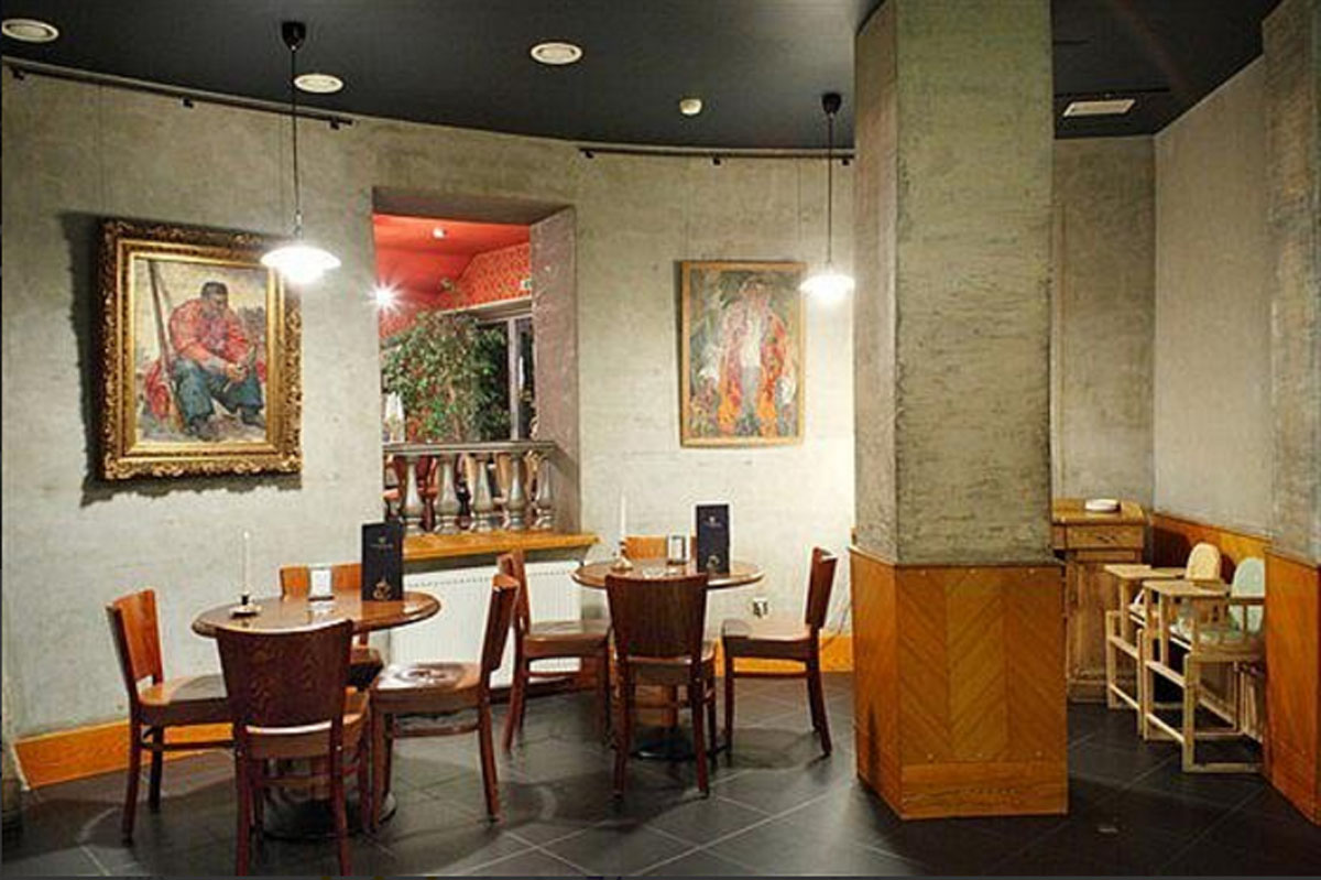 Основной зал — Заря