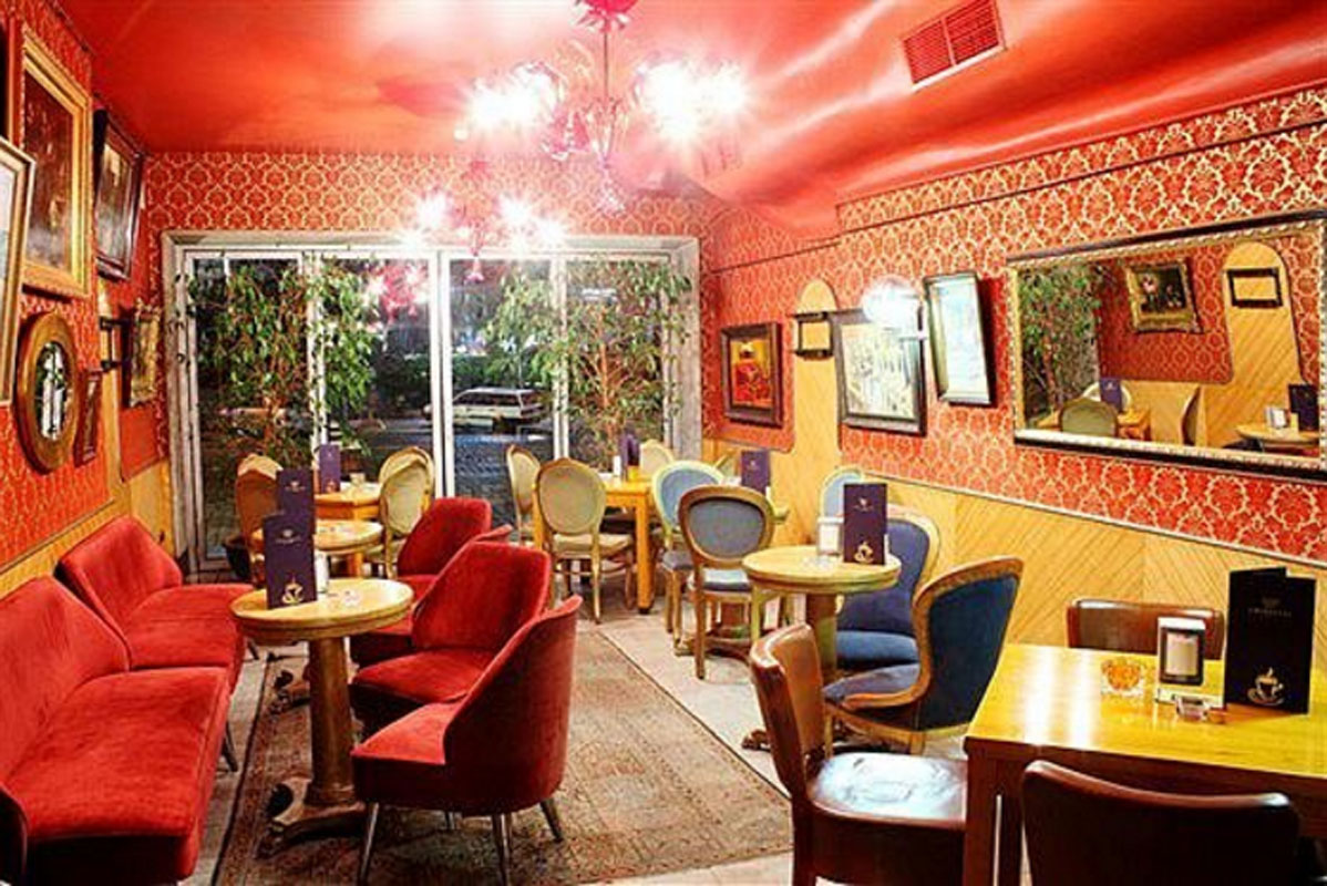 Основной зал — Заря