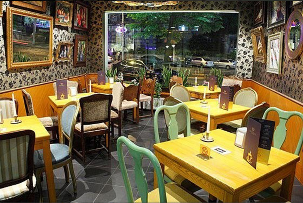 Основной зал — Заря