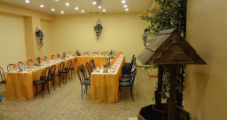 Основной зал