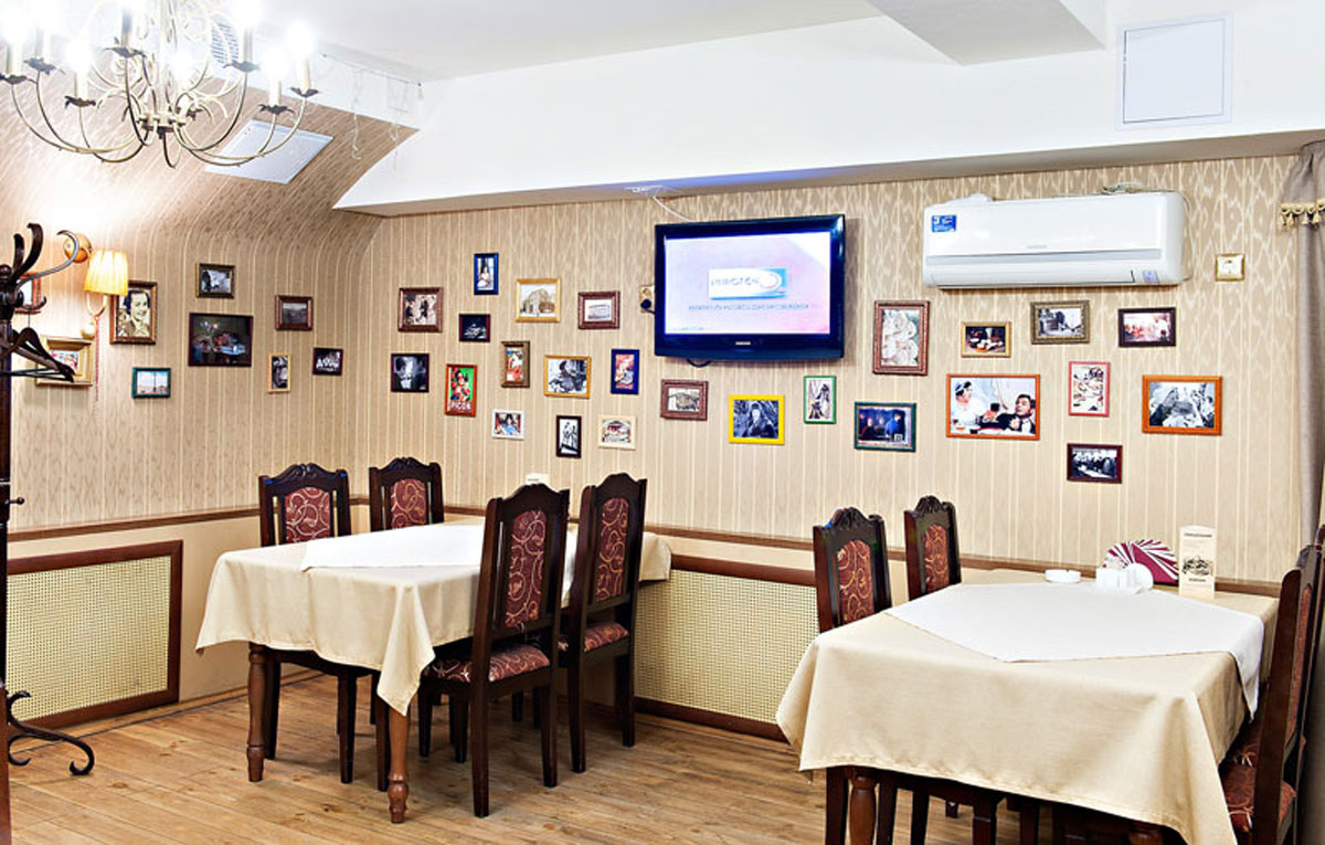 Основной зал — История