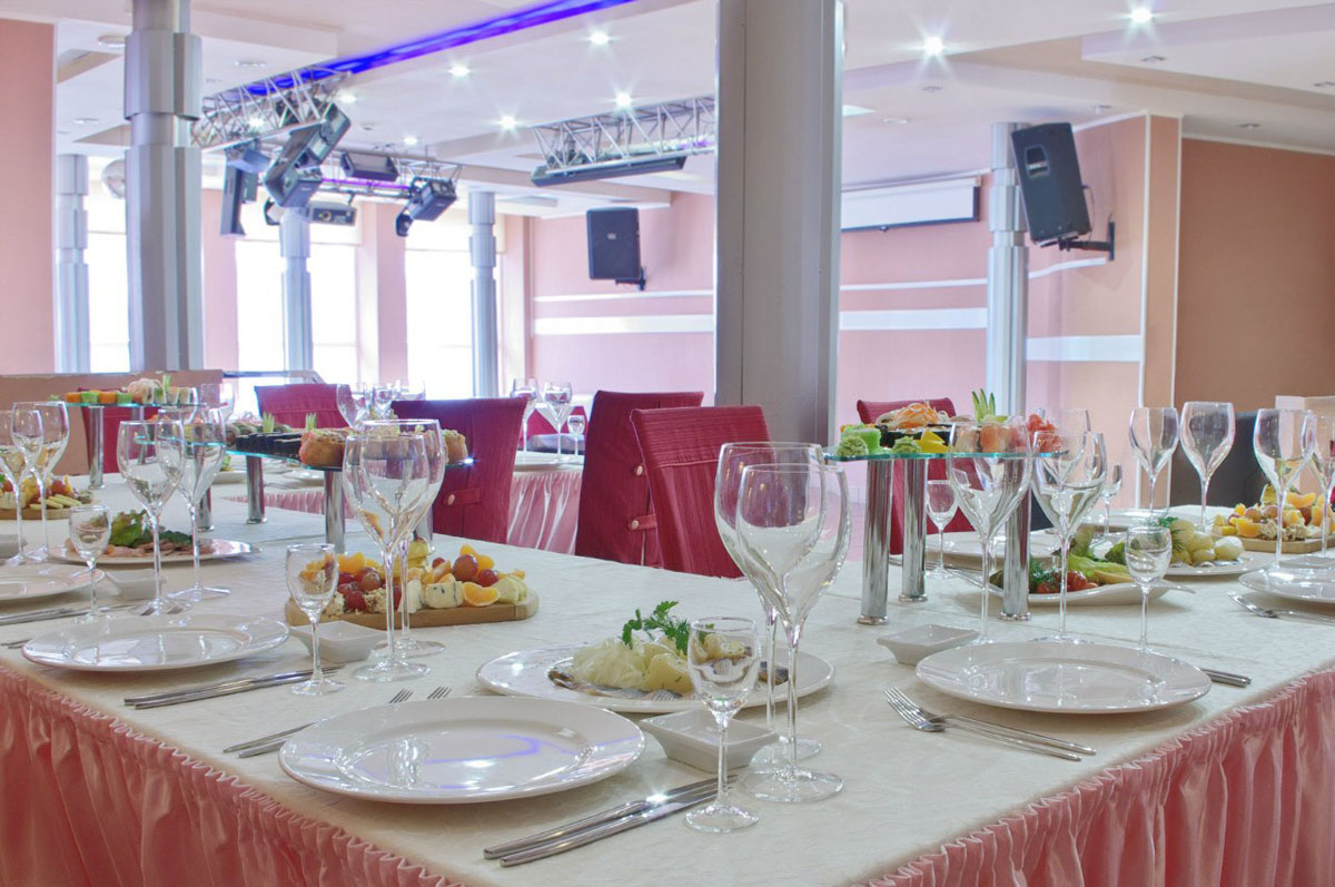 Основной зал — Лукоморье