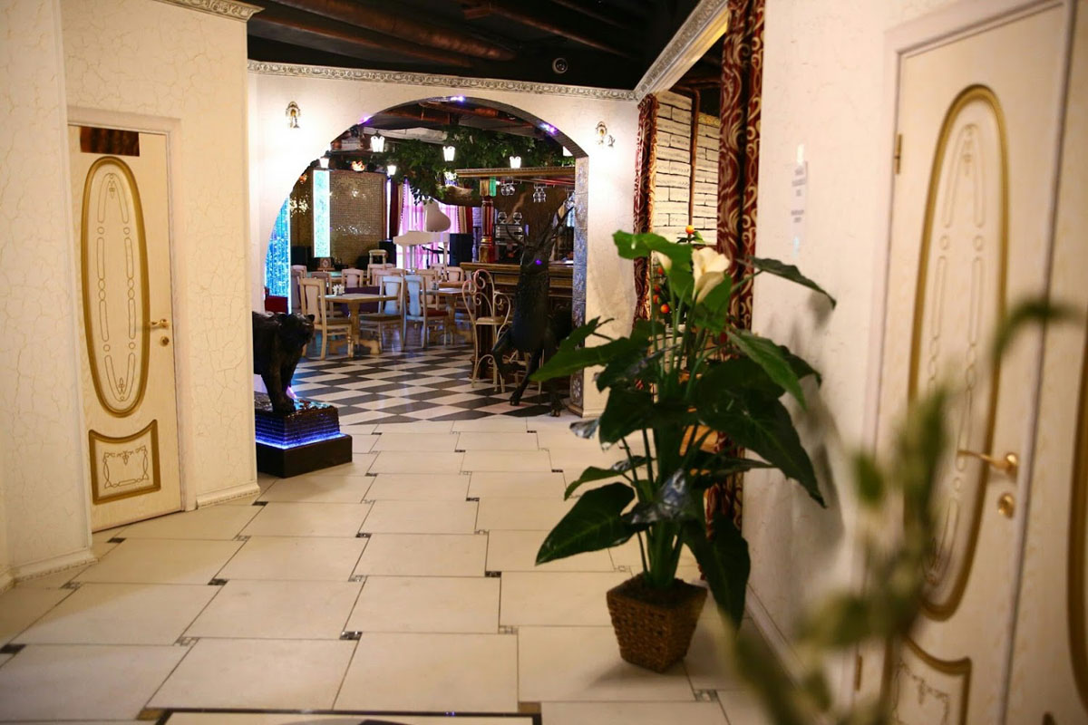 Основной зал — Аурум