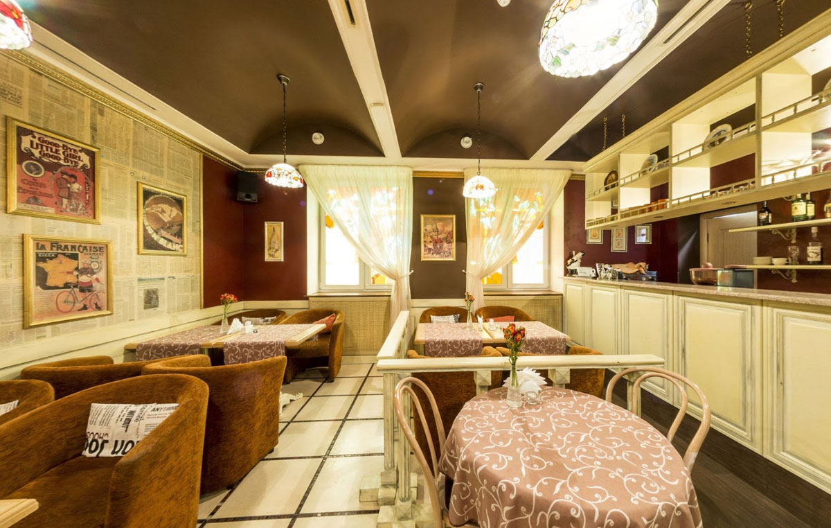 Основной зал — Крепери Франсез