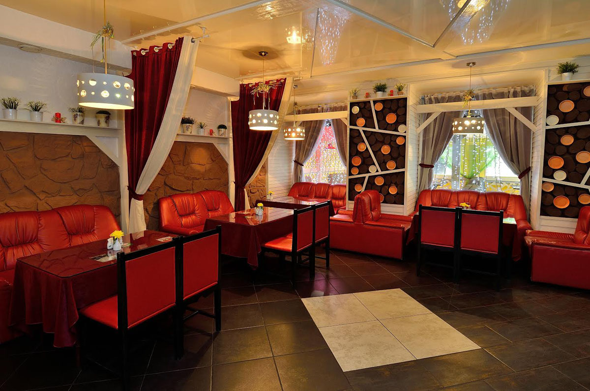 Основной зал — La Luna Mia