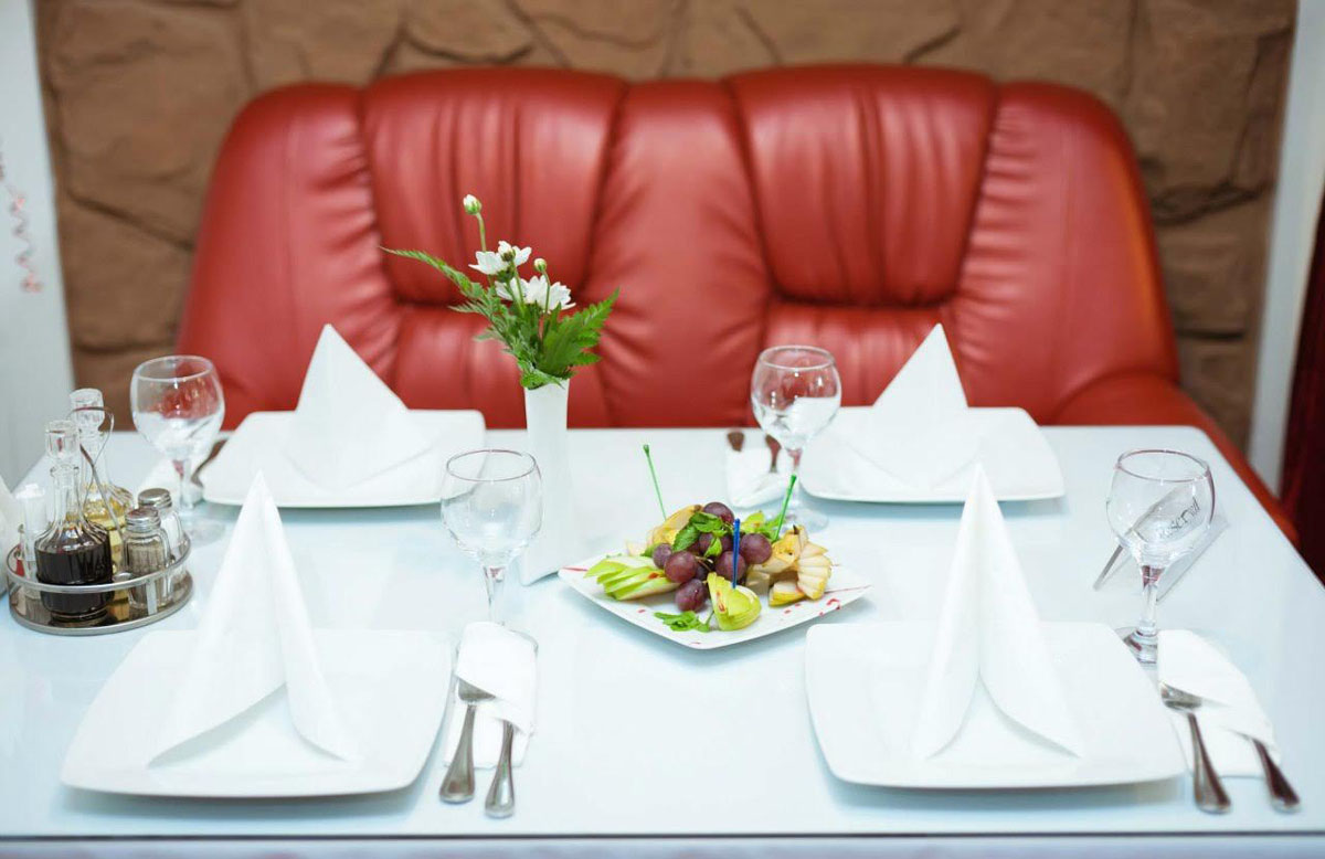 Основной зал — La Luna Mia