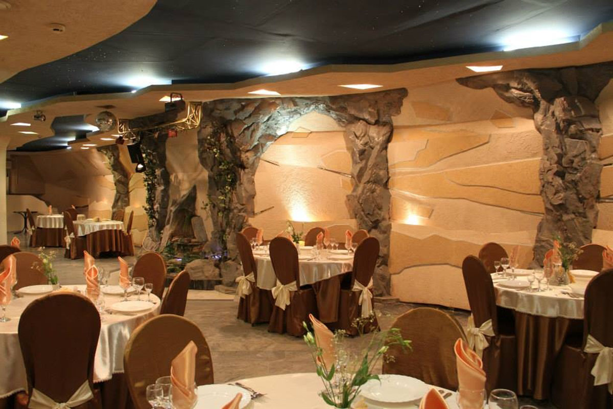 Основной зал